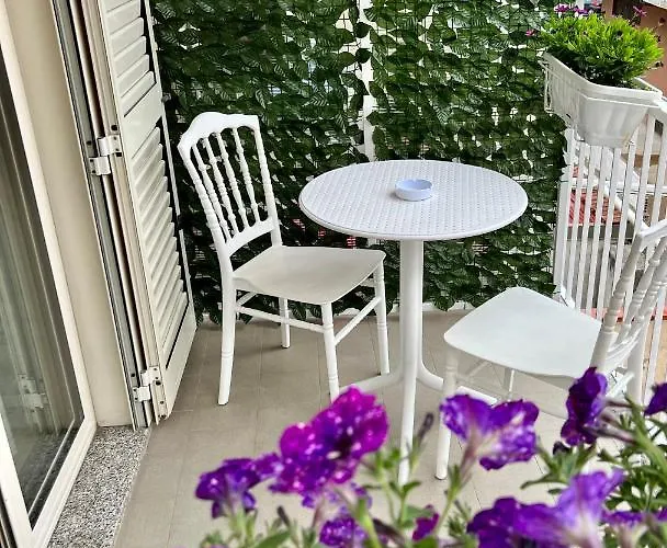 Light Blue Bed & Breakfast 3*